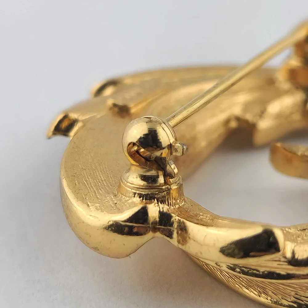 Monet Vintage Gold Tone Swirl Leaf Brooch Textured Brushed Botanical Pin‎